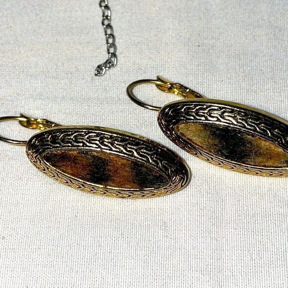 5 pairs of earrings  - Picture 5 of 7